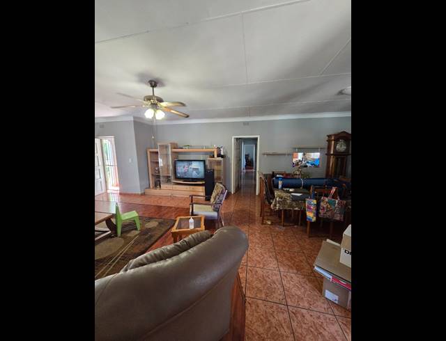 4 BEDROOM HOUSE TO LET IN ARCON PARK